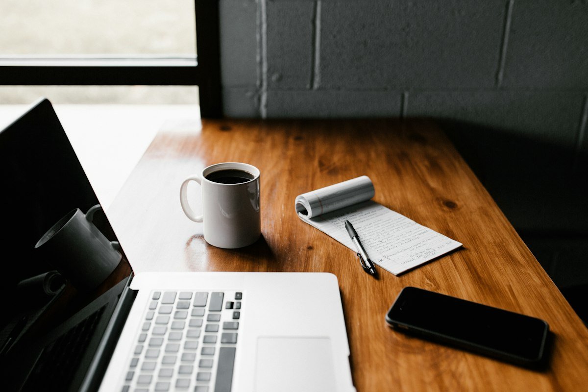 AI Content Writing vs Human Writing: What Works Better?